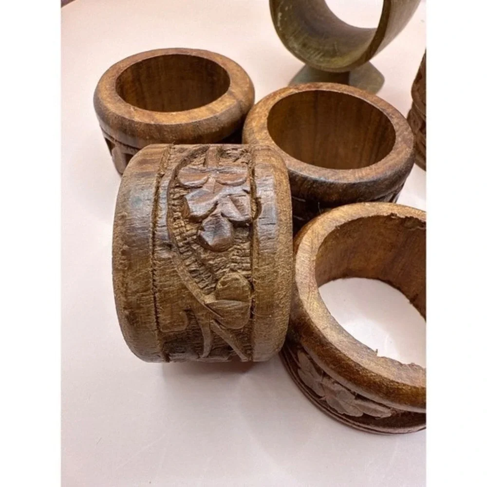 Hand Carved Wood Napkin Rings Various Lot‎ Set Rustic Home Decor Giraffe